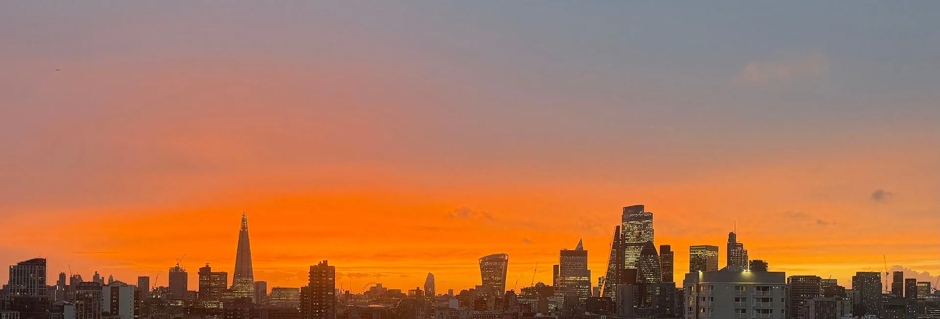 Cảnh quan London sau khi cắt ảnh, loại bỏ tiền cảnh không cần thiết.