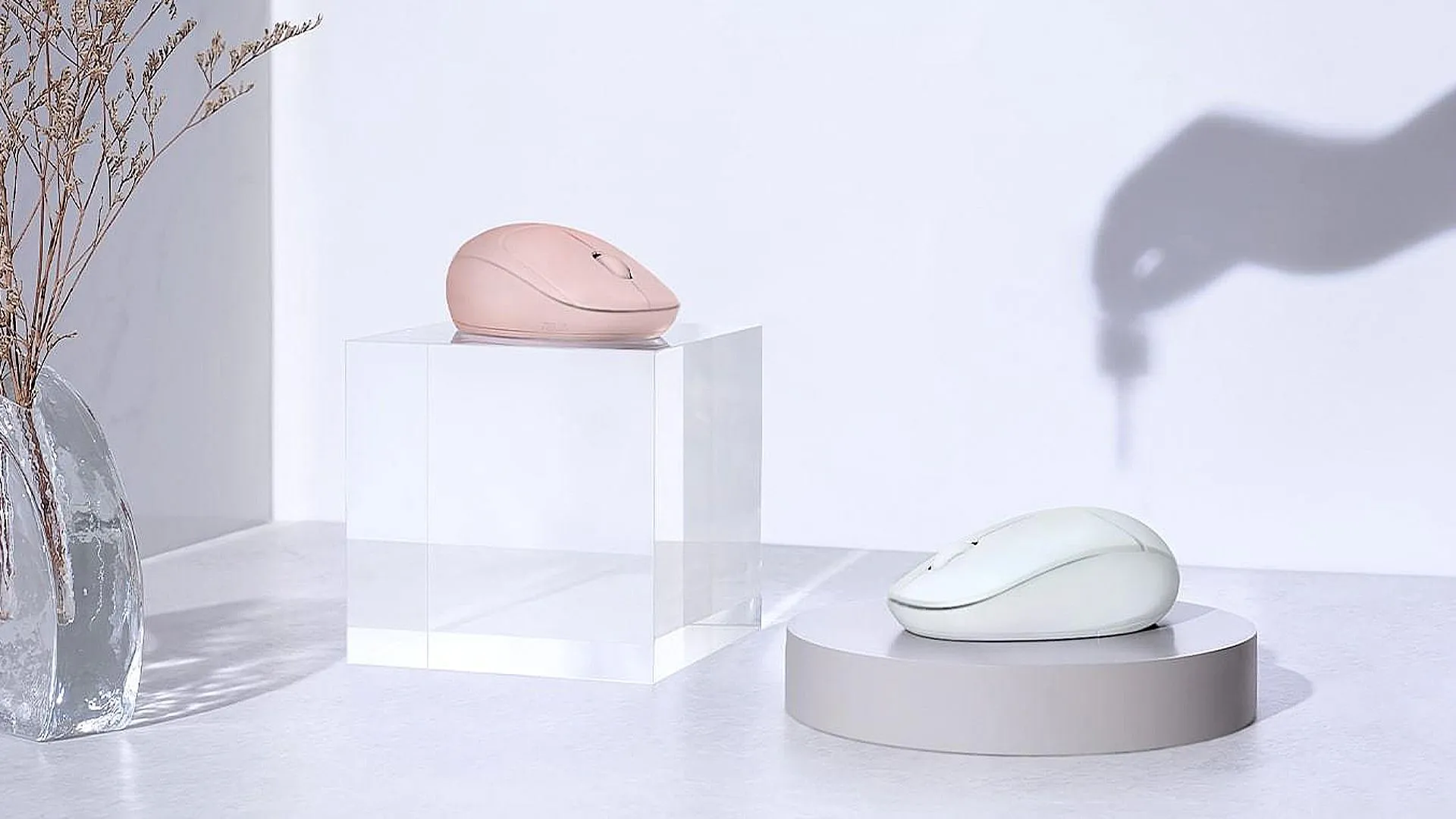 Chuột máy tính ASUS Fragrance Mouse MD101 màu đen với đèn RGB