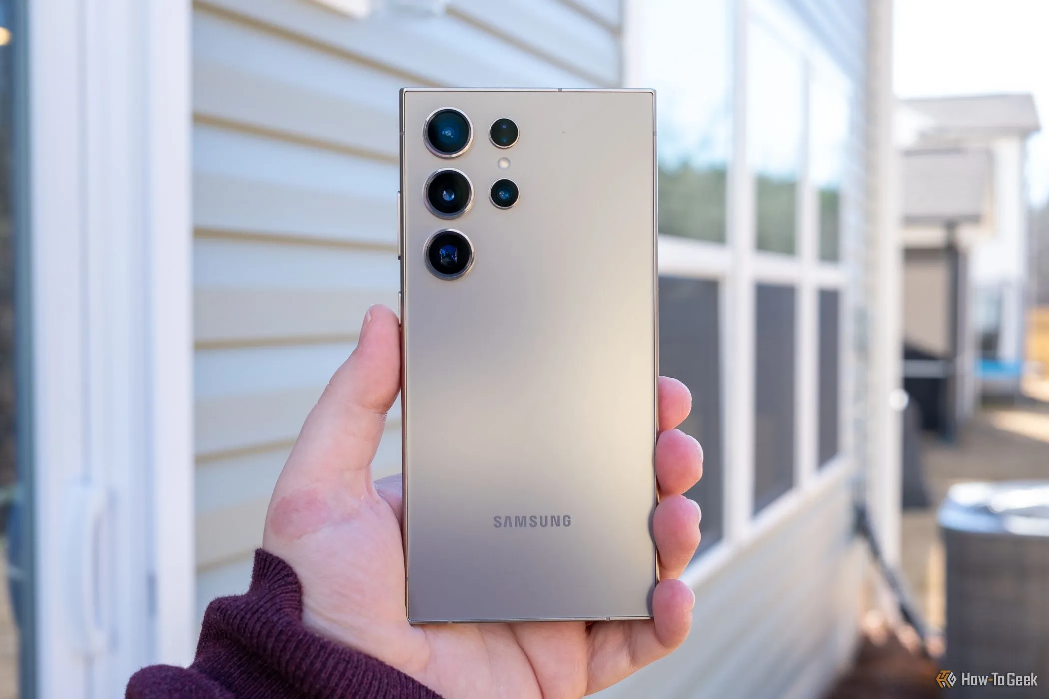 Điện thoại Samsung Galaxy S24 Ultra phiên bản "Certified Re-newed".