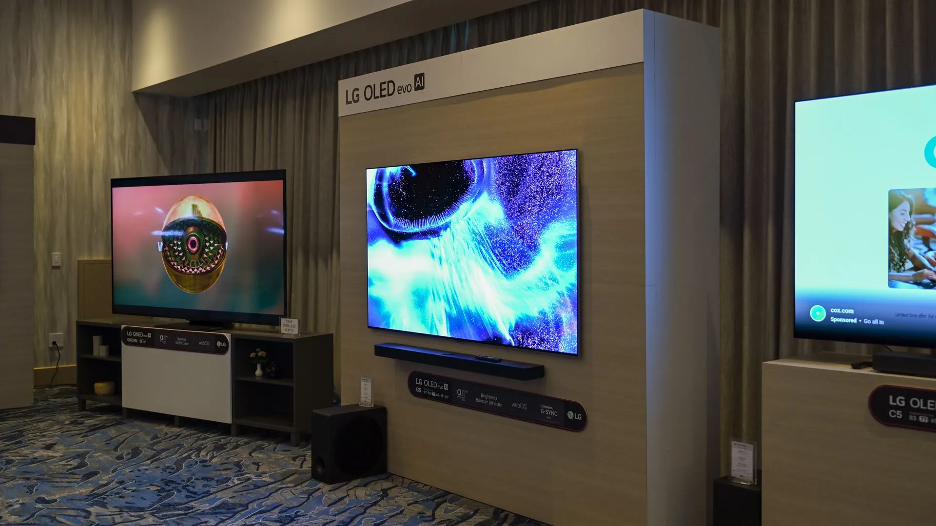 Dòng TV LG Evo OLED AI trưng bày tại sự kiện CES, chạy hệ điều hành WebOS dựa trên Linux