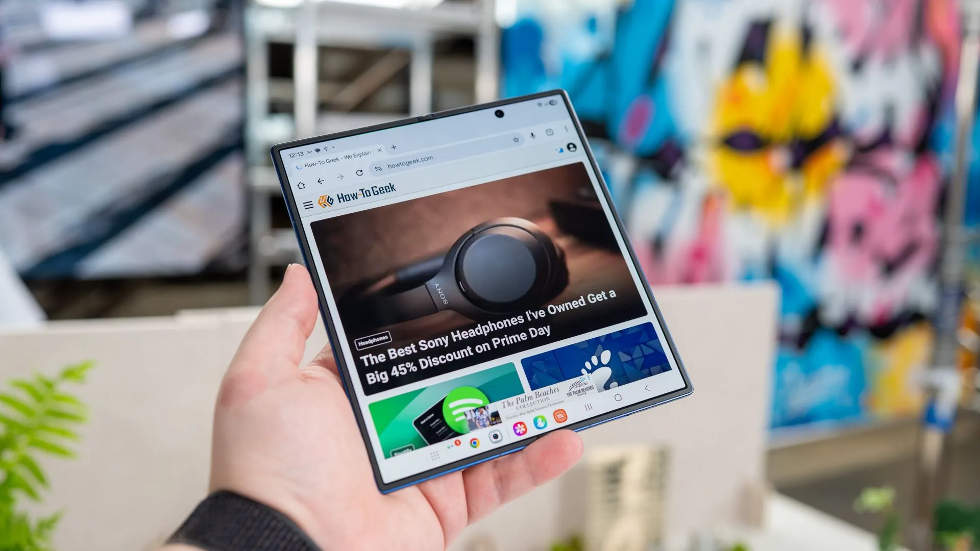 Galaxy Z Fold 7 với màn hình lớn mở ra, tối ưu cho việc duyệt web và đa nhiệm.