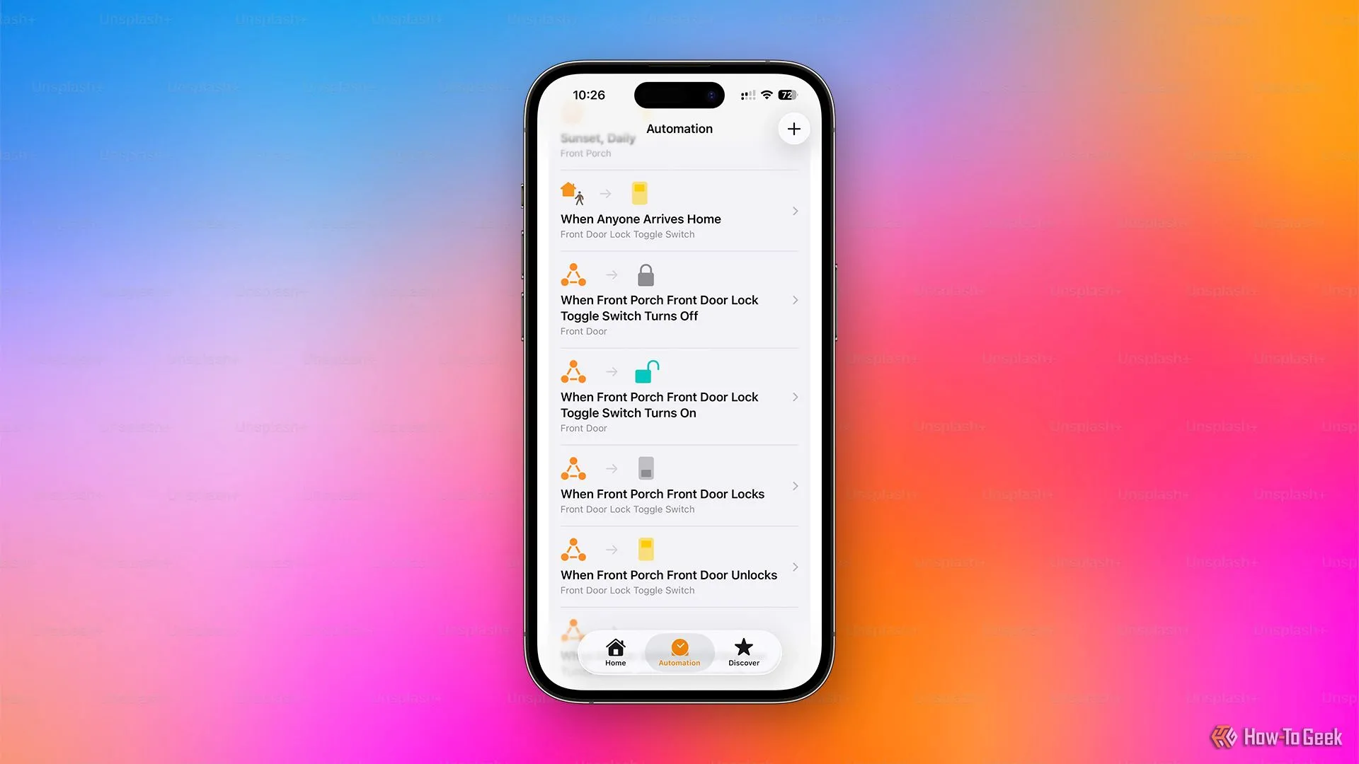 Giao diện ứng dụng Apple HomeKit hiển thị các tự động hóa để mở khóa cửa tự động khi về nhà.