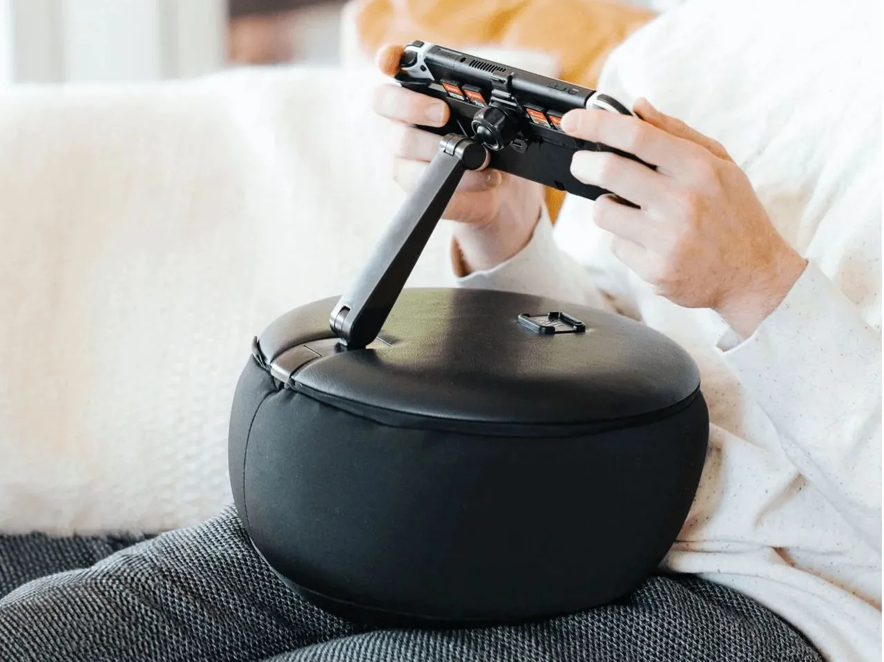 Gối chơi game cầm tay Mechanism hỗ trợ Steam Deck và các console di động khác