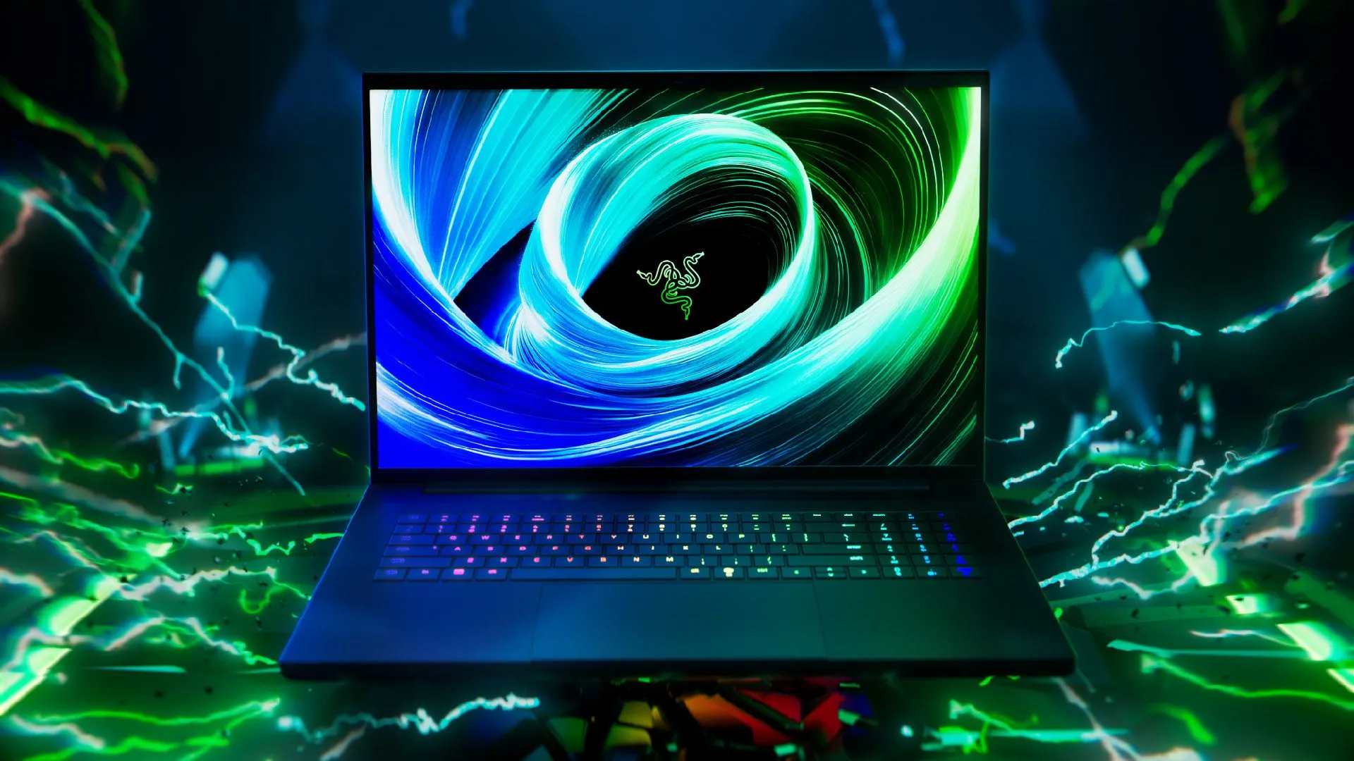 Laptop gaming Razer Blade 18 màu đen với bàn phím có đèn nền RGB