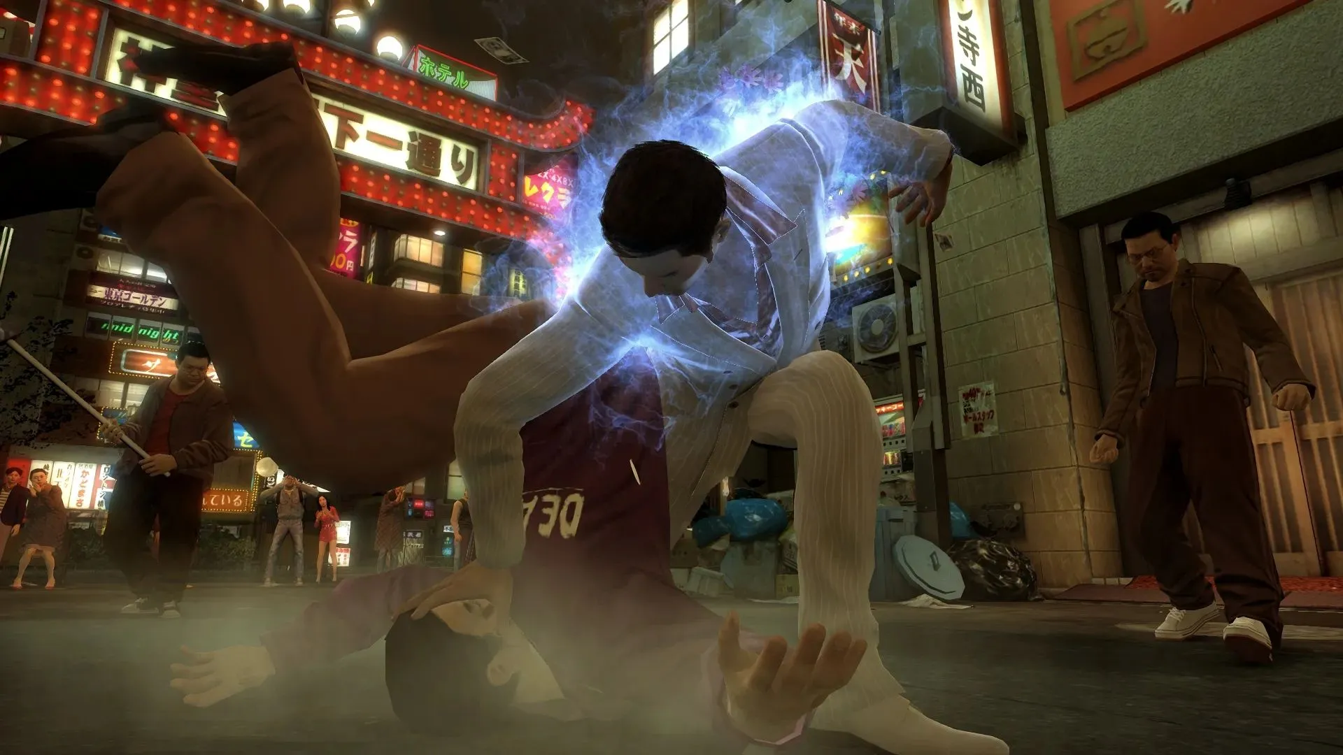 Majima Goro trong minigame quản lý Cabaret Club Czar của Yakuza 0, tương tác với các nữ tiếp viên