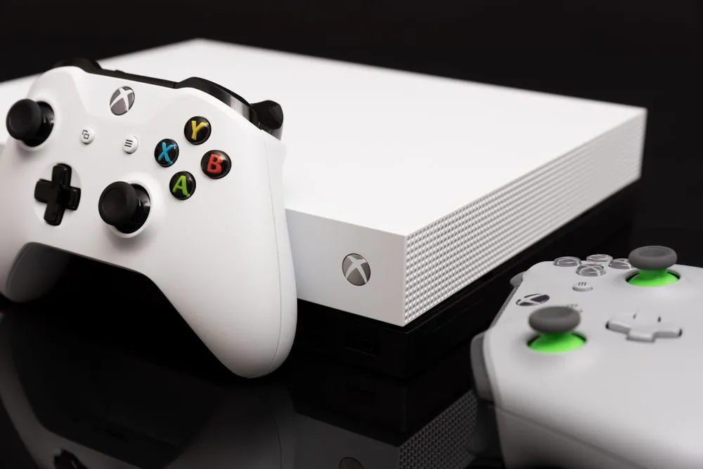 Máy chơi game Xbox One màu trắng