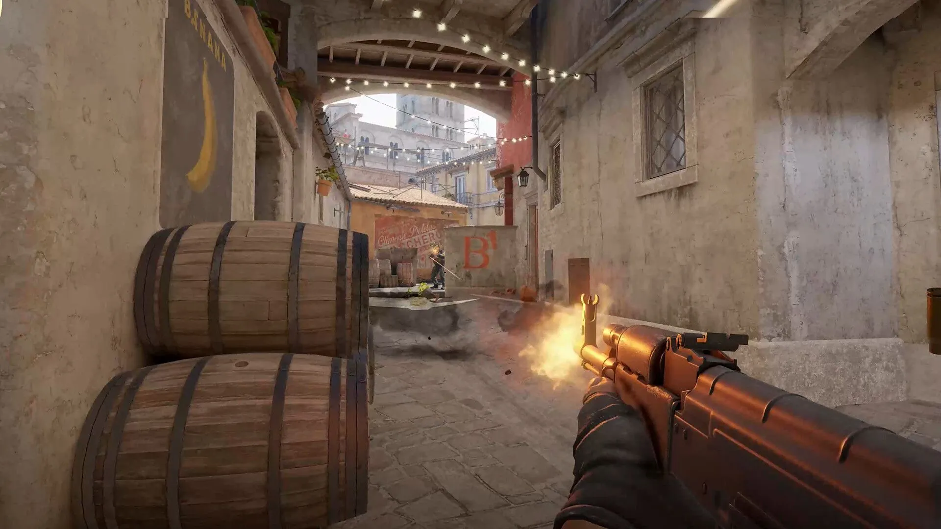 Một người chơi đang bắn vào đối thủ trong Counter-Strike 2, một tựa game bắn súng góc nhìn thứ nhất.