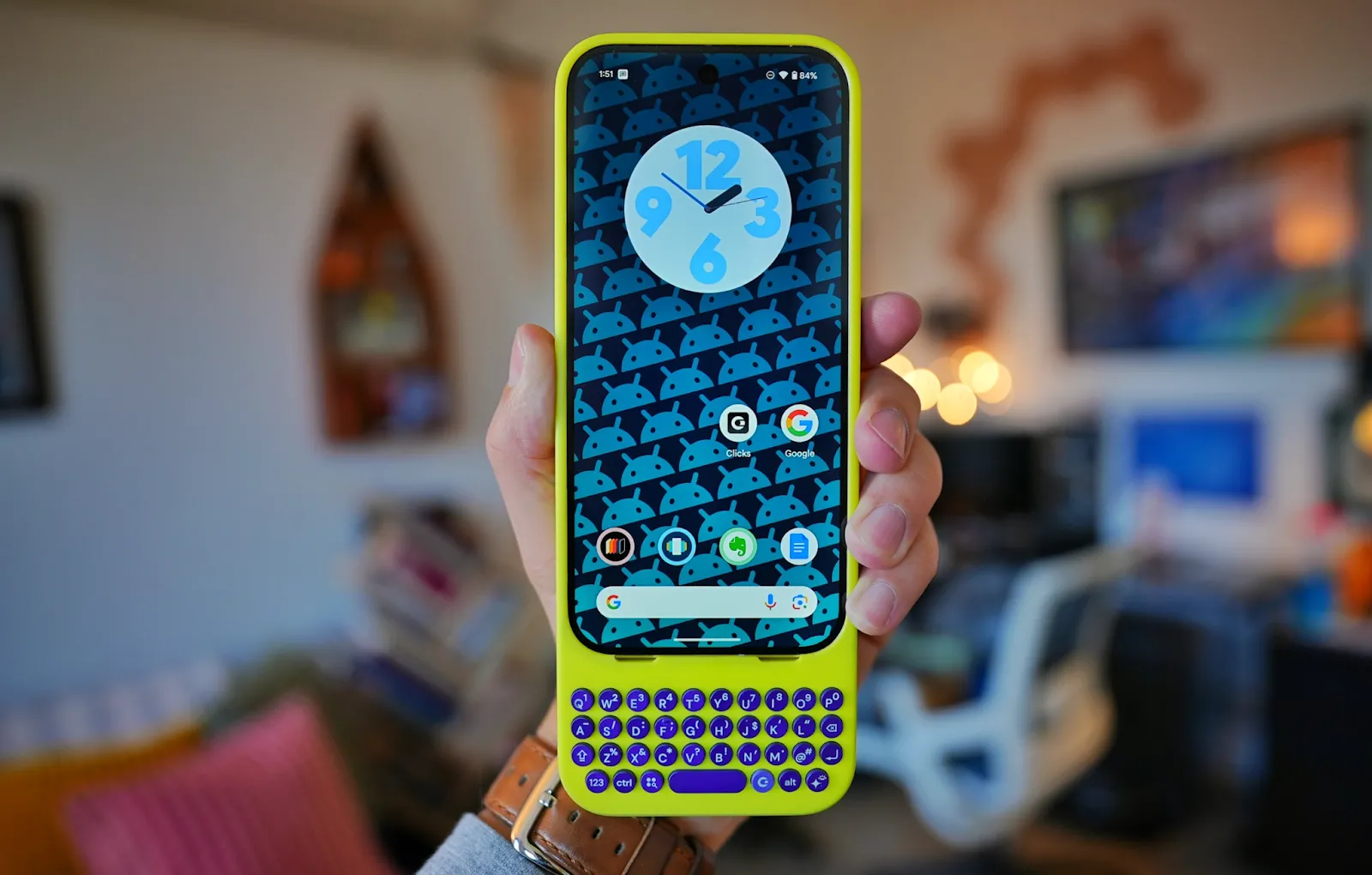 Ốp lưng Clicks gắn bàn phím vật lý trên điện thoại Android