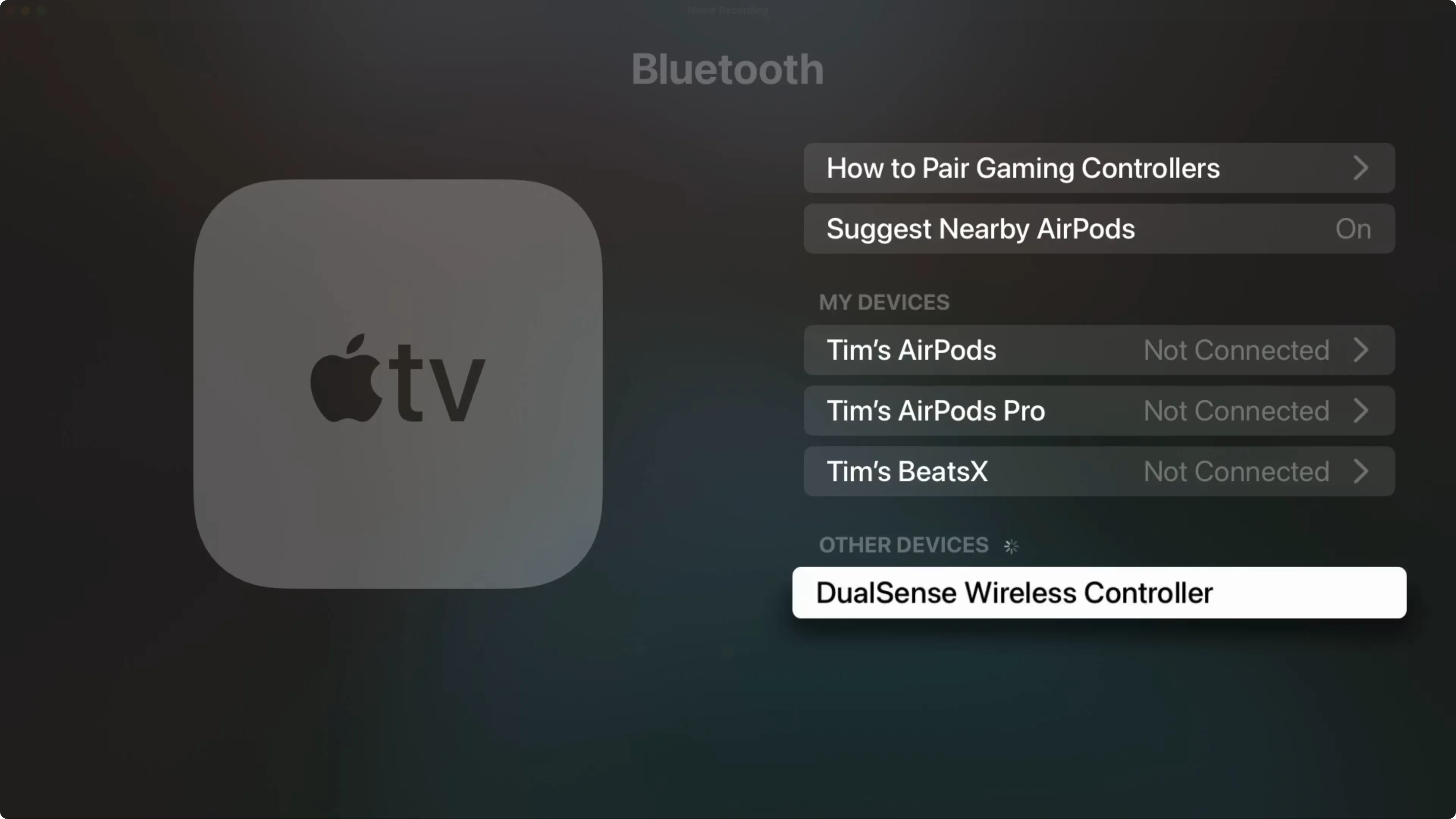 Quá trình ghép nối tay cầm DualSense của PlayStation với Apple TV qua Bluetooth, làm nổi bật khả năng hỗ trợ tay cầm chơi game đa dạng.