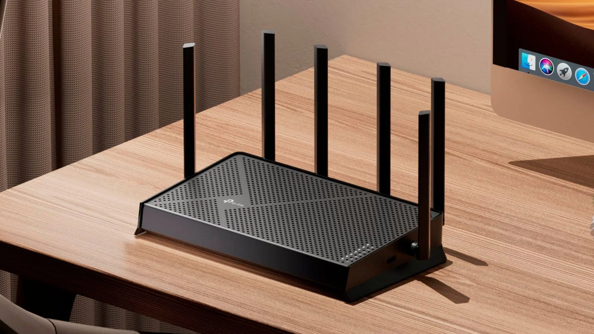 Router Wi-Fi 7 TP-Link Archer BE9700 Tri-Band trên bàn