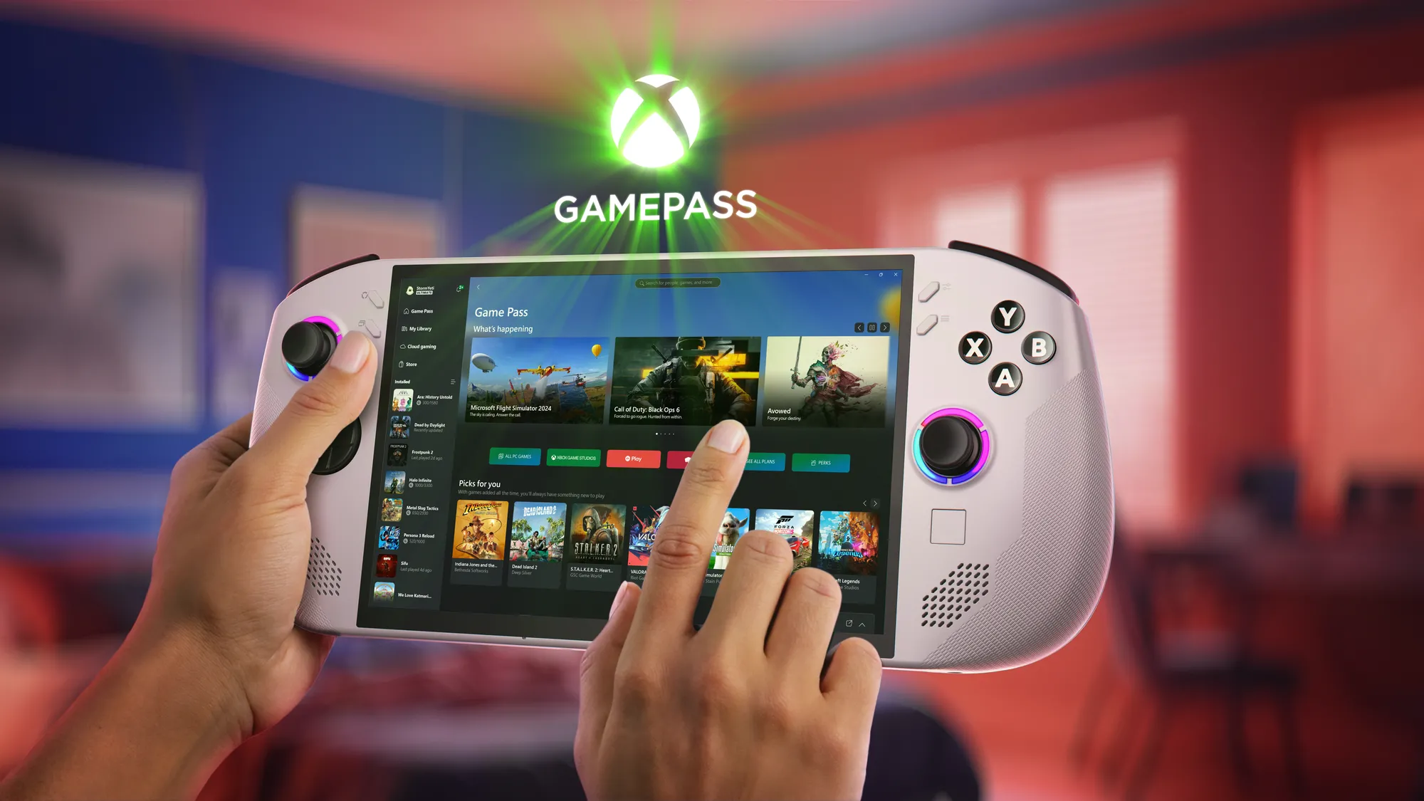 Thiết bị Lenovo Legion Go S màu trắng hiển thị Xbox Game Pass, thể hiện chiến lược phần cứng mở của Microsoft