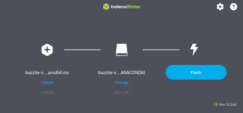 Balena Etcher hiển thị tệp ISO Bazzite đã được tải và ổ USB được chọn để ghi ảnh.