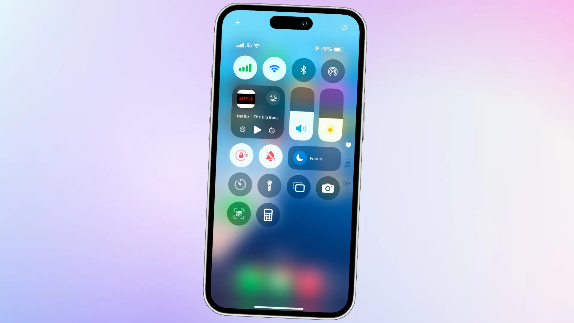 Bố cục Control Center mới trên iOS 18 sau khi người dùng đã tùy chỉnh để truy cập nhanh các tùy chọn kết nối