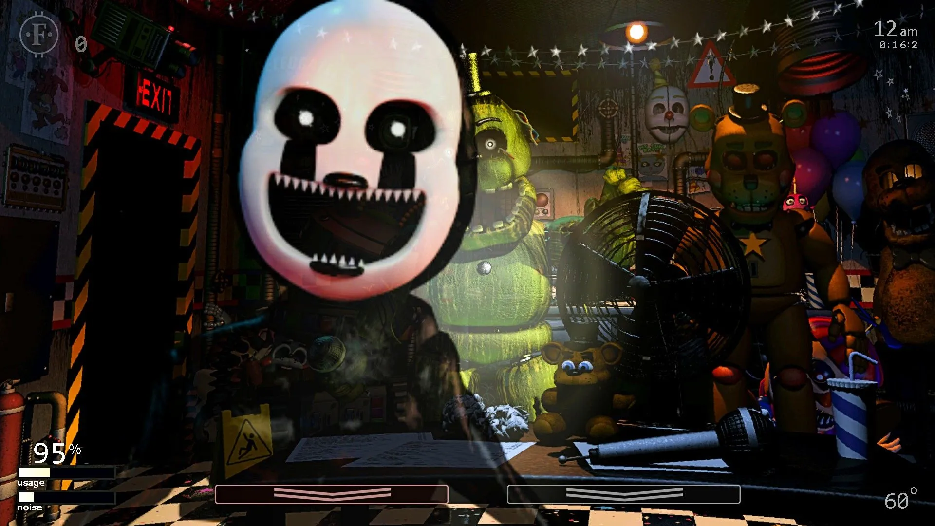 Búp bê animatronic đáng sợ tấn công người chơi trong Ultimate Custom Night của Five Nights at Freddy's