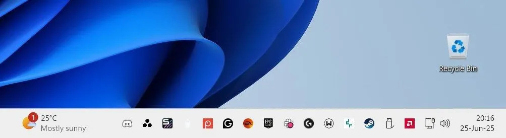 Các biểu tượng khay hệ thống Windows 11 đang hiển thị tất cả, giúp người dùng dễ dàng quản lý ứng dụng nền.
