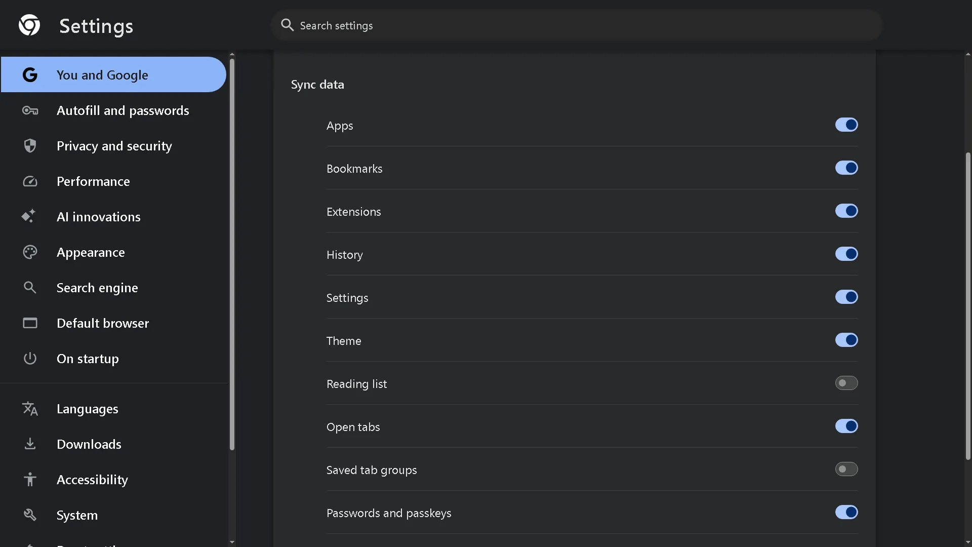 Cài đặt đồng bộ hóa Google Chrome cho phép người dùng chọn thủ công các loại dữ liệu cần đồng bộ như dấu trang, mật khẩu và lịch sử
