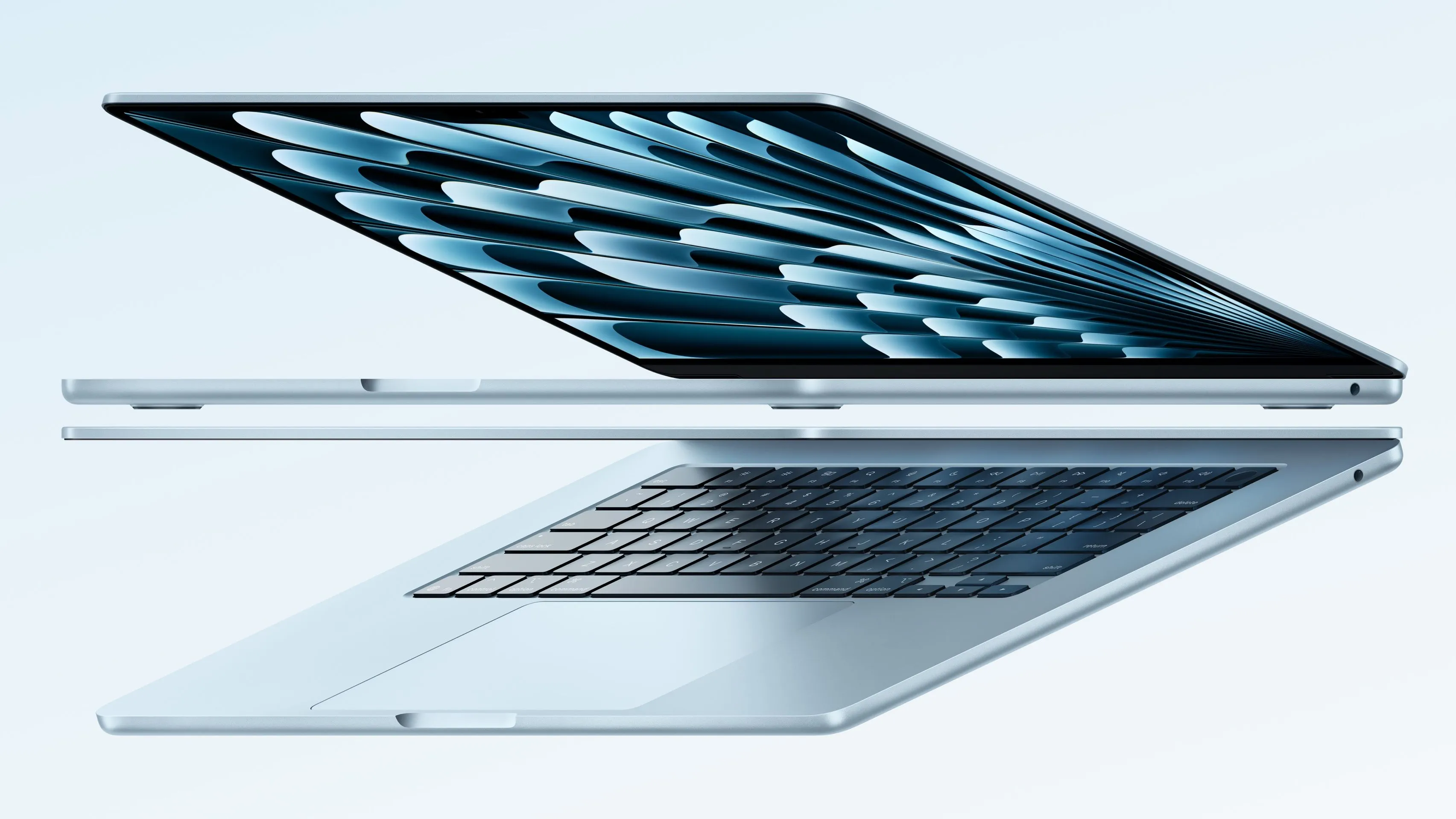 Cận cảnh MacBook Air M4 phiên bản 2025 màu xanh nửa đêm