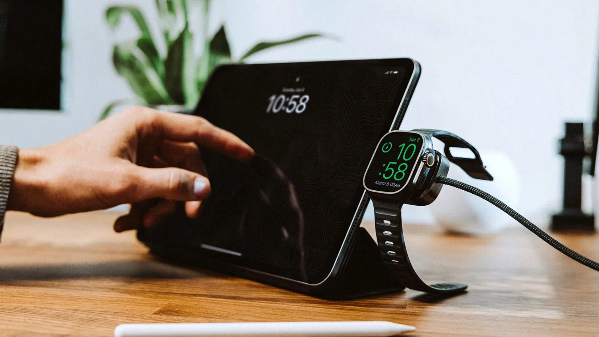 Cáp sạc đa năng Nomad Universal USB-C cho Apple Watch và thiết bị Apple khác