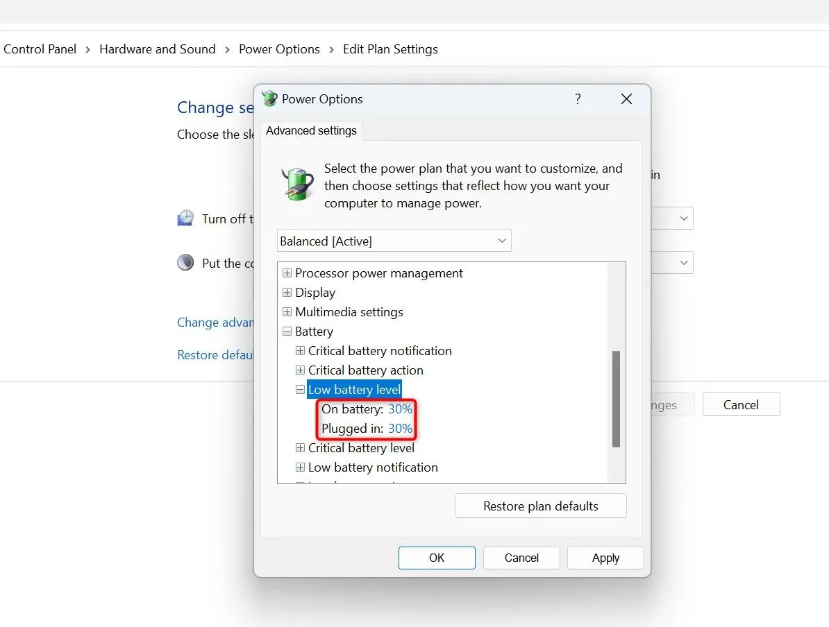 Cấu hình mức pin yếu để nhận thông báo cảnh báo pin trên Windows 11