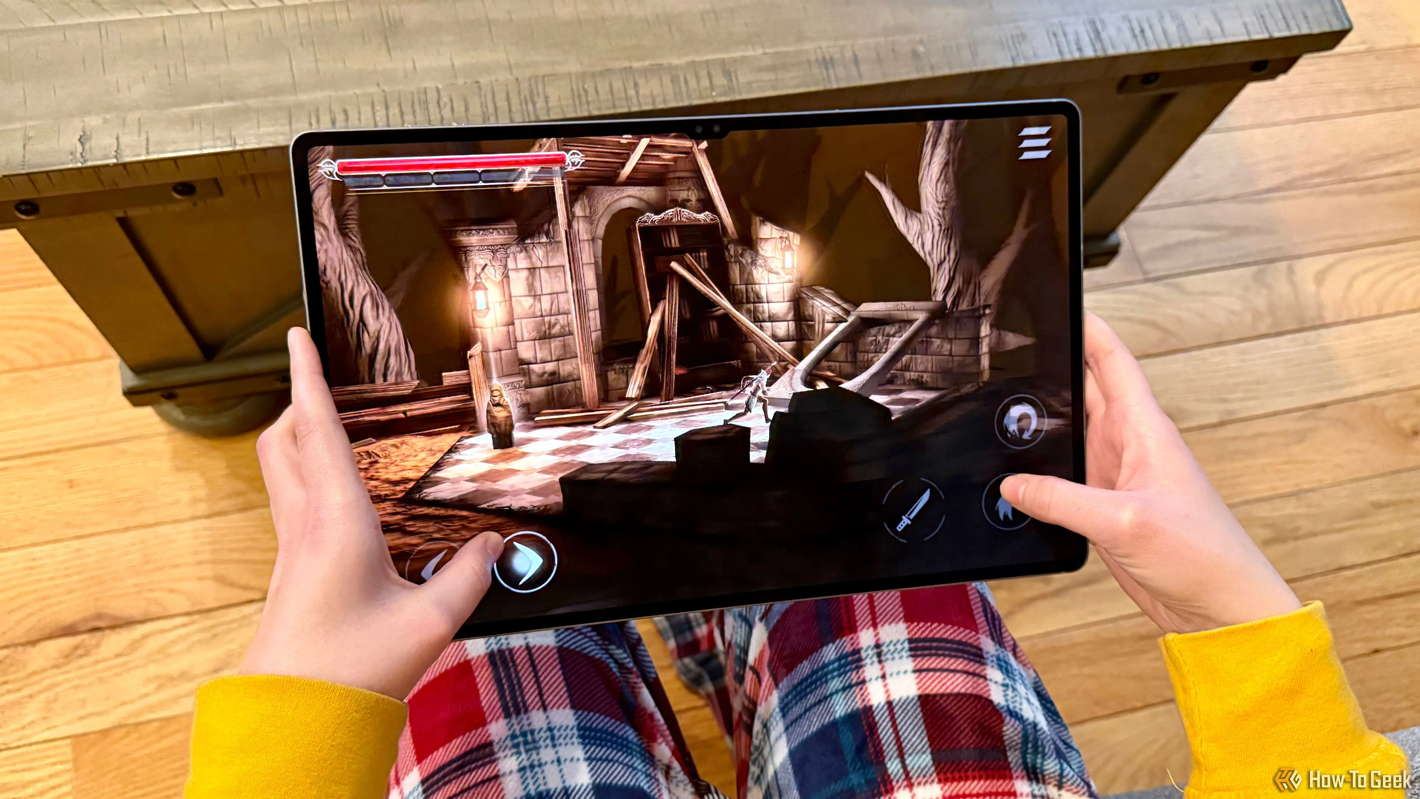 Chơi game Grimvalor trên Samsung Galaxy Tab S10 Ultra với màn hình lớn và tần số quét cao