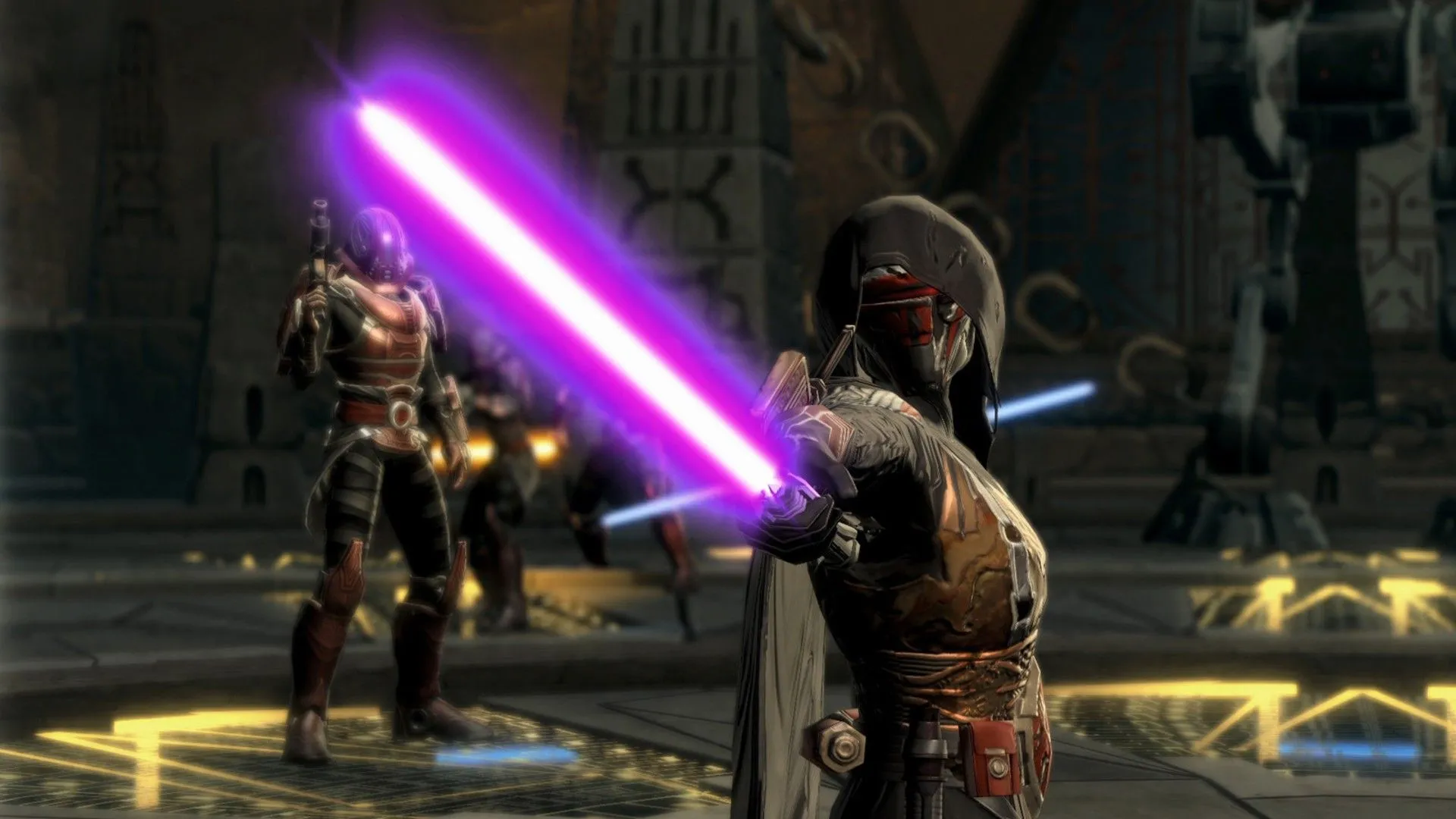Chúa tể Sith Revan chỉ kiếm ánh sáng vào người chơi trong Star Wars The Old Republic