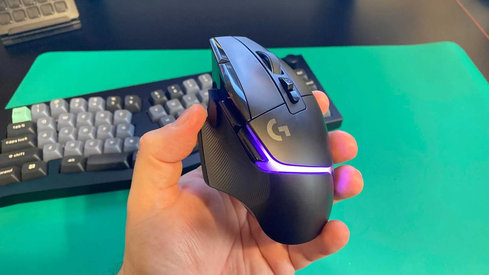 Chuột gaming Logitech G502 X Plus Lightspeed với đèn RGB