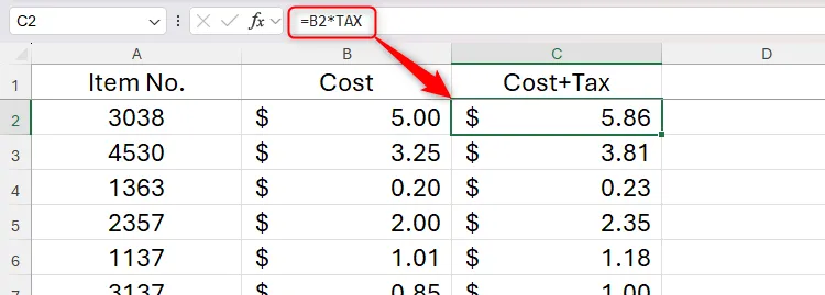Công thức Excel sử dụng Named Range &quot;TAX&quot; để tham chiếu biến thuế một cách dễ dàng