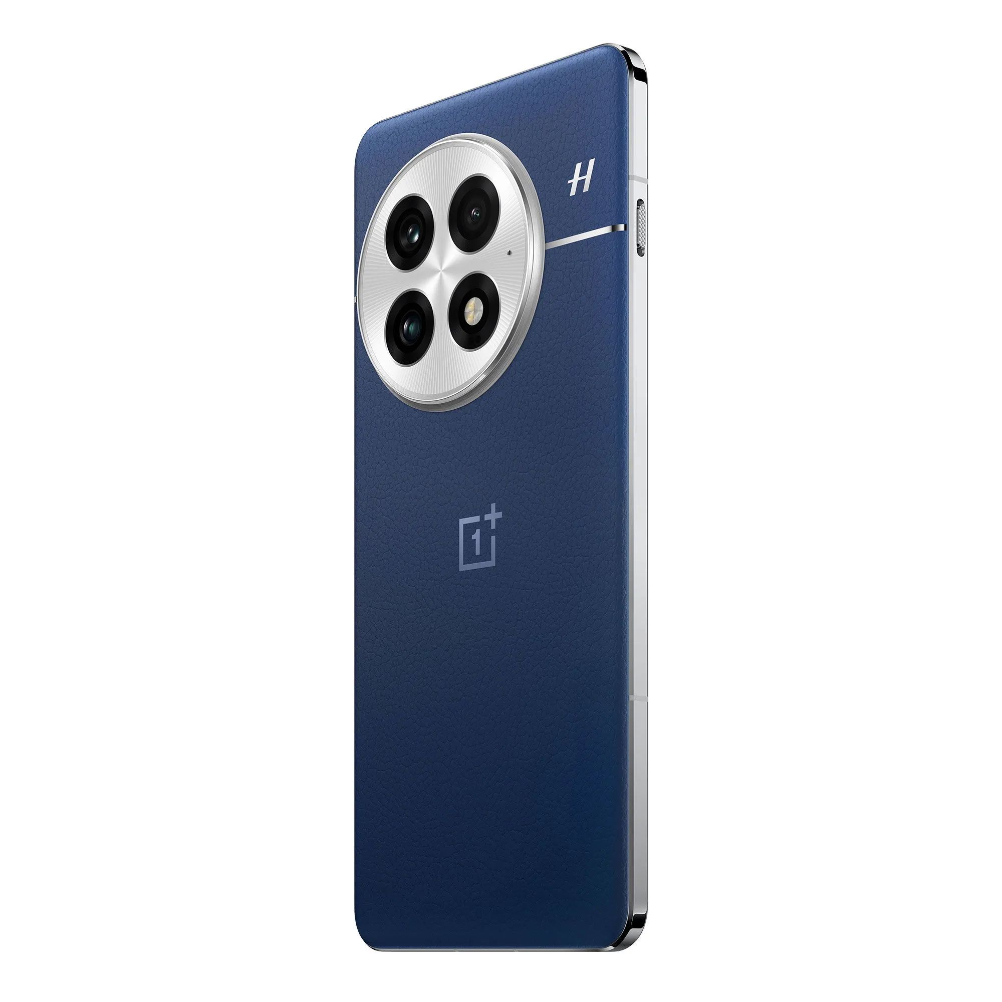 Điện thoại OnePlus 13 màu xanh trên nền trắng, một trong những flagship mới thu hút sự chú ý của người dùng công nghệ