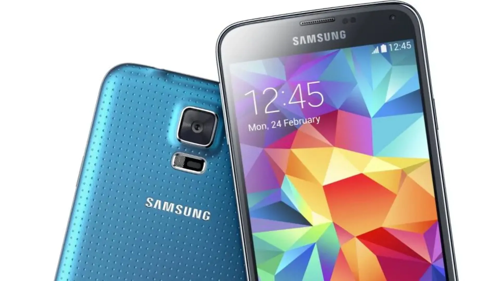 điện thoại Samsung Galaxy S5 màu xanh với vỏ nhựa chấm bi kém thẩm mỹ