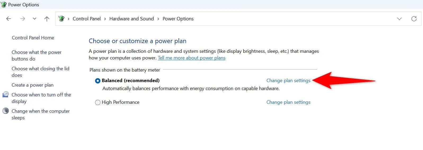 Giao diện cài đặt kế hoạch nguồn trong Power Options trên Windows 11 để thiết lập cảnh báo pin