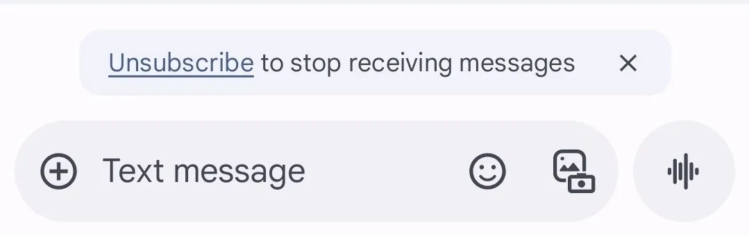 Giao diện Google Messages hiển thị nút &quot;Hủy đăng ký&quot; màu xanh để chặn tin nhắn không mong muốn