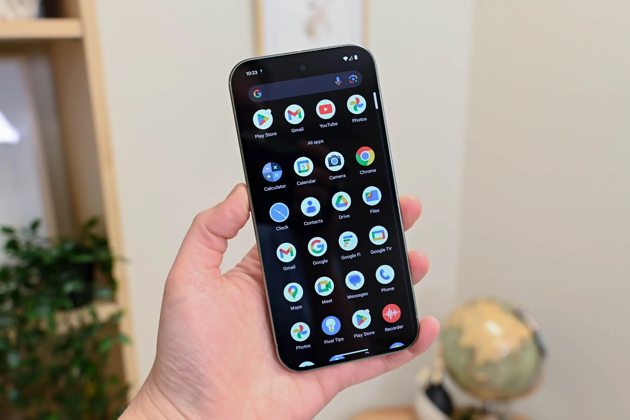 Giao diện khay ứng dụng Google Pixel 9 Pro với nhiều ứng dụng Google