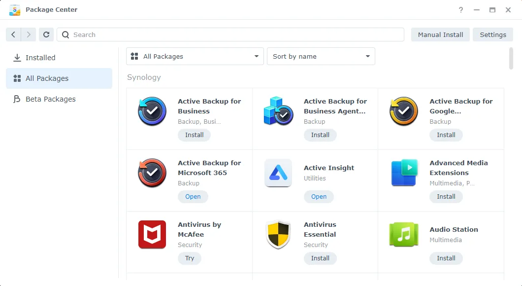 Giao diện Synology Package Center, một ví dụ về kho ứng dụng gốc trên NAS, cho thấy các ứng dụng có sẵn và nút cài đặt.