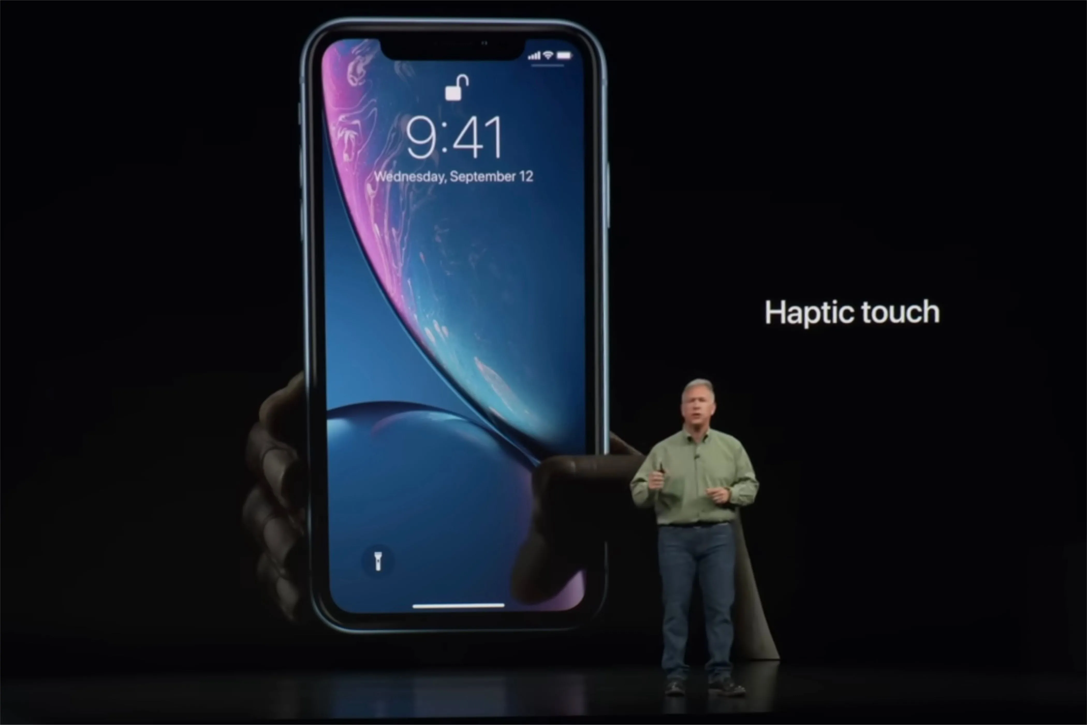Haptic Touch được giới thiệu và minh họa trên iPhone XR