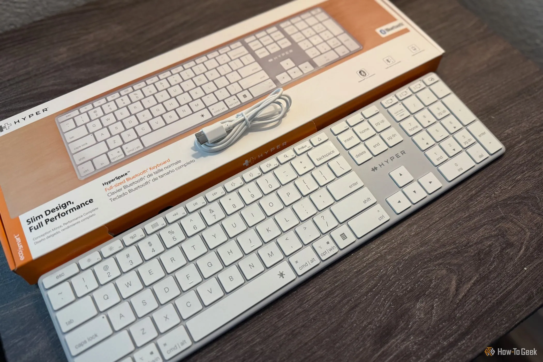 Hộp bàn phím Hyper HyperSpace Bluetooth Wireless và dây sạc USB-C