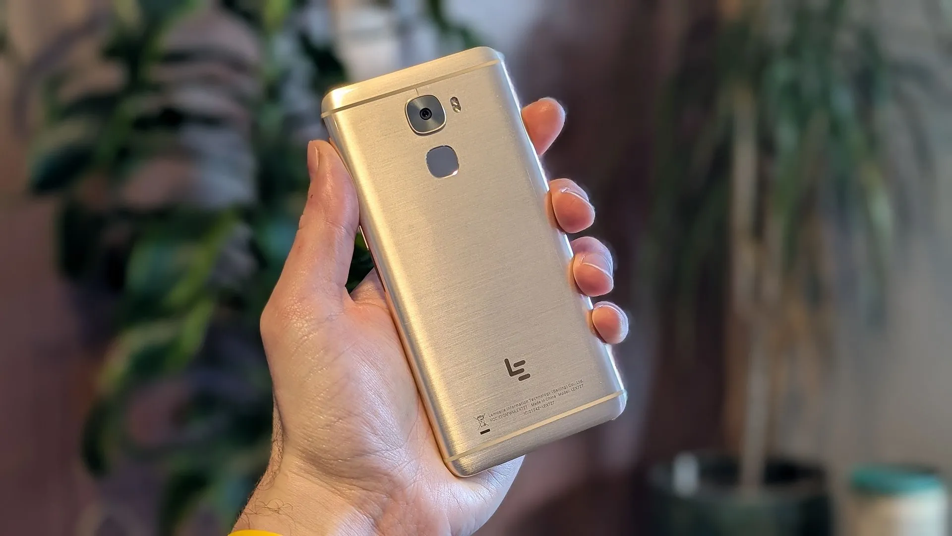 LeEco Le Pro 3 màu vàng đồng