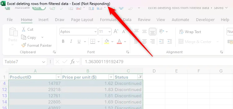 Màn hình Excel hiển thị trạng thái &quot;Không phản hồi&quot; khi thực hiện thao tác xóa dòng đã lọc
