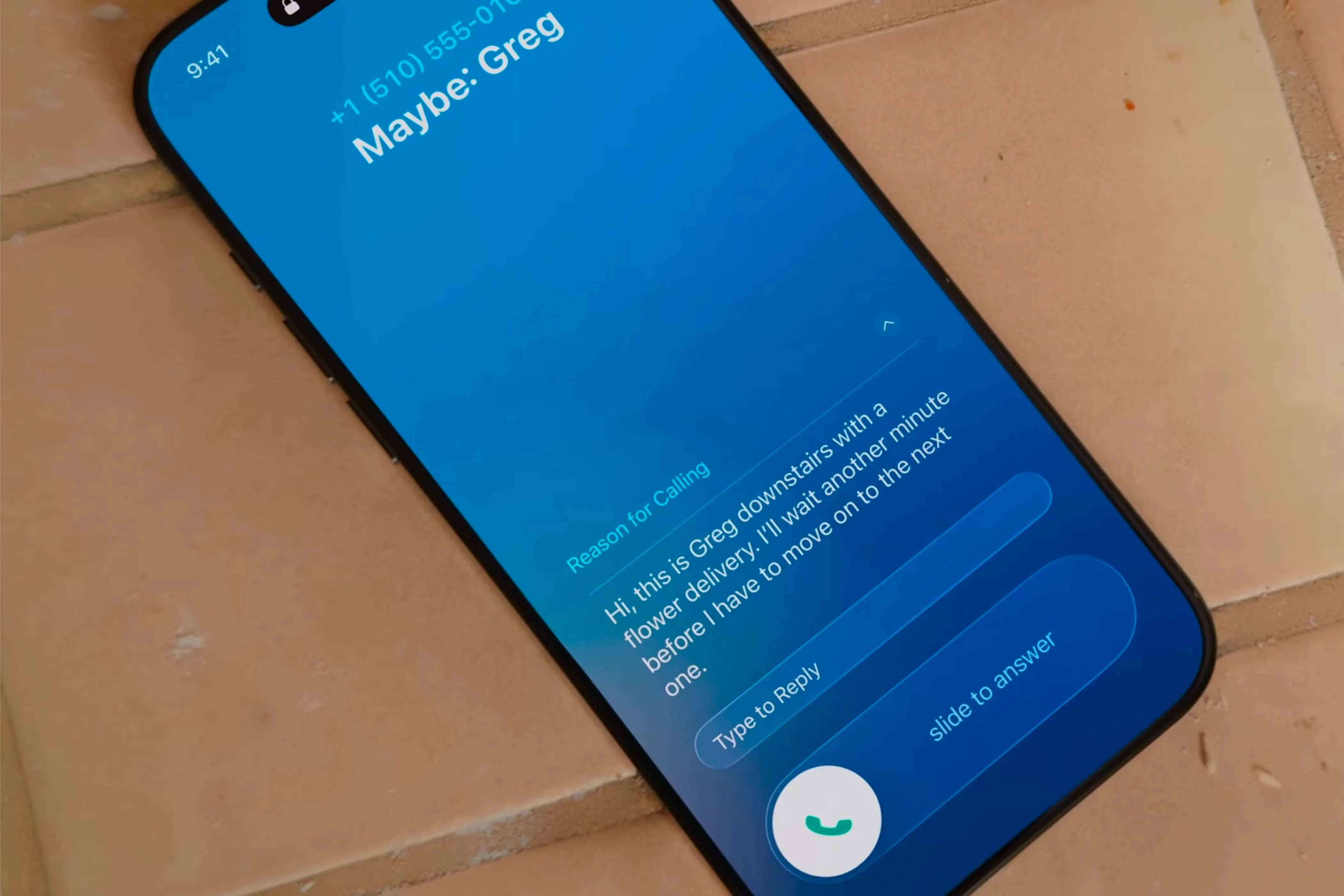 Màn hình lọc cuộc gọi (Call Screening) của iOS 26 hiển thị bản ghi âm và tùy chọn phản hồi bằng tin nhắn văn bản.
