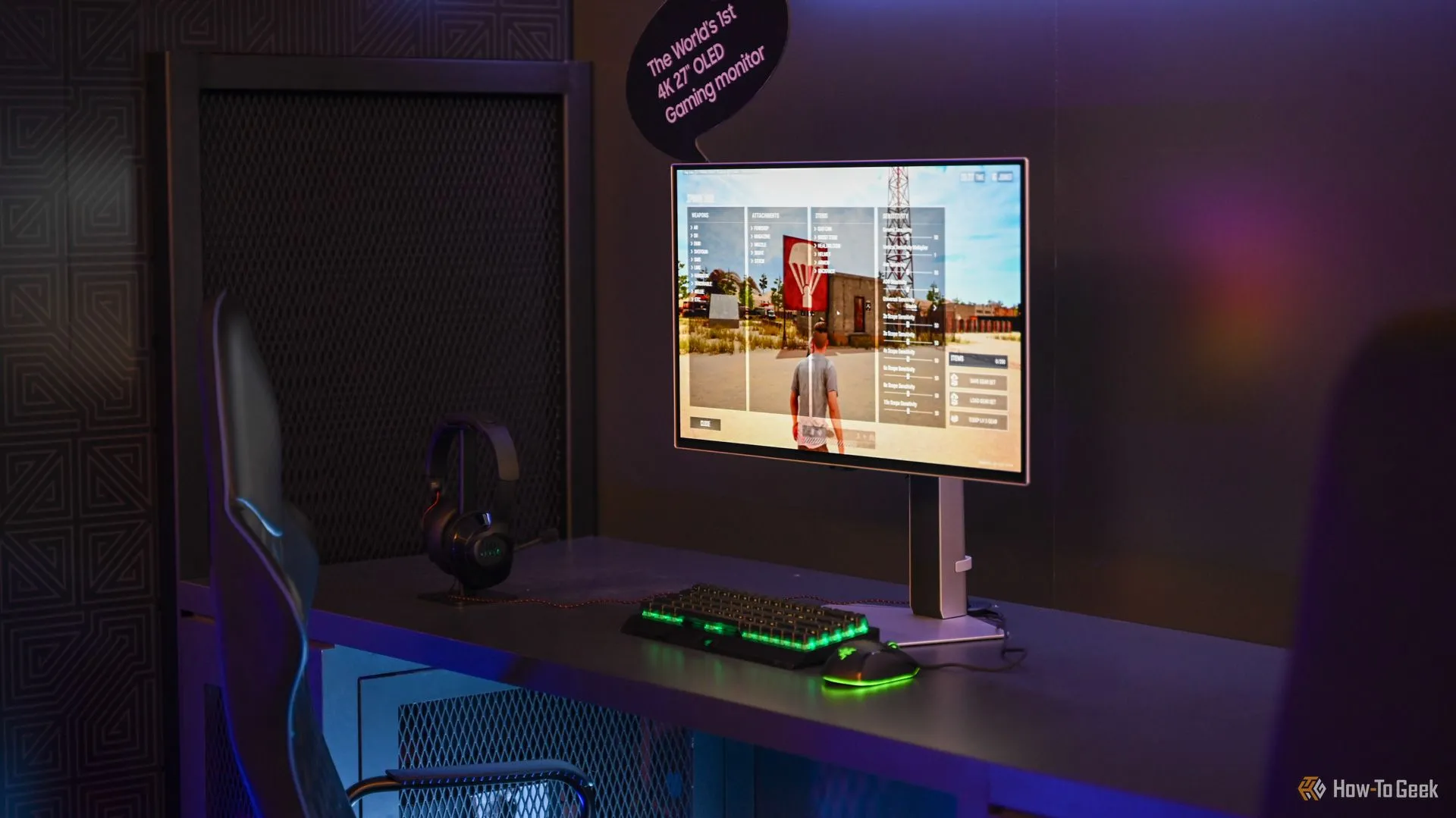 Màn hình Samsung Odyssey 4K OLED cao cấp đang hiển thị hình ảnh, minh họa cho tình trạng màn hình máy tính không ngủ.