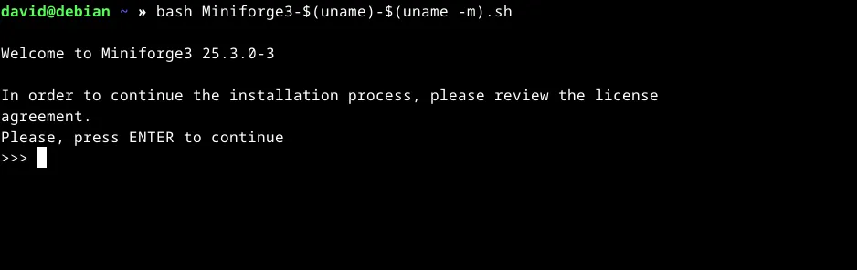 Màn hình terminal hiển thị script cài đặt Miniforge đang chờ người dùng nhấn Enter để bắt đầu quá trình cài đặt Mamba trên hệ thống.
