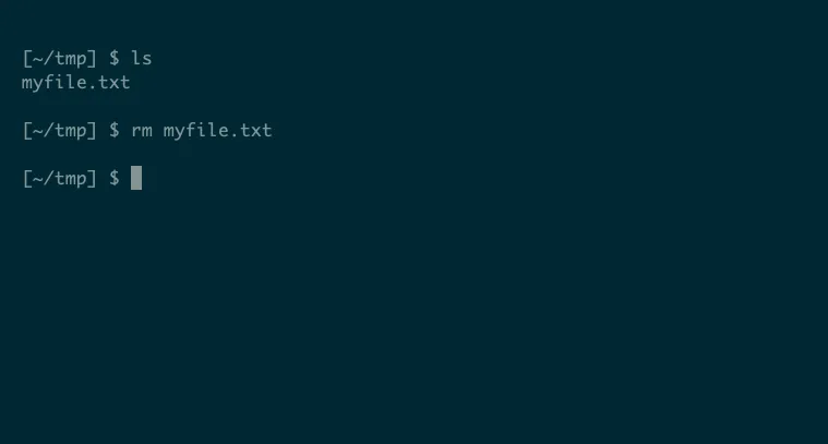 Màn hình terminal Linux hiển thị lệnh rm myfile.txt được thực thi mà không có thông báo hay kết quả đầu ra nào, chỉ trả về dấu nhắc lệnh mới.