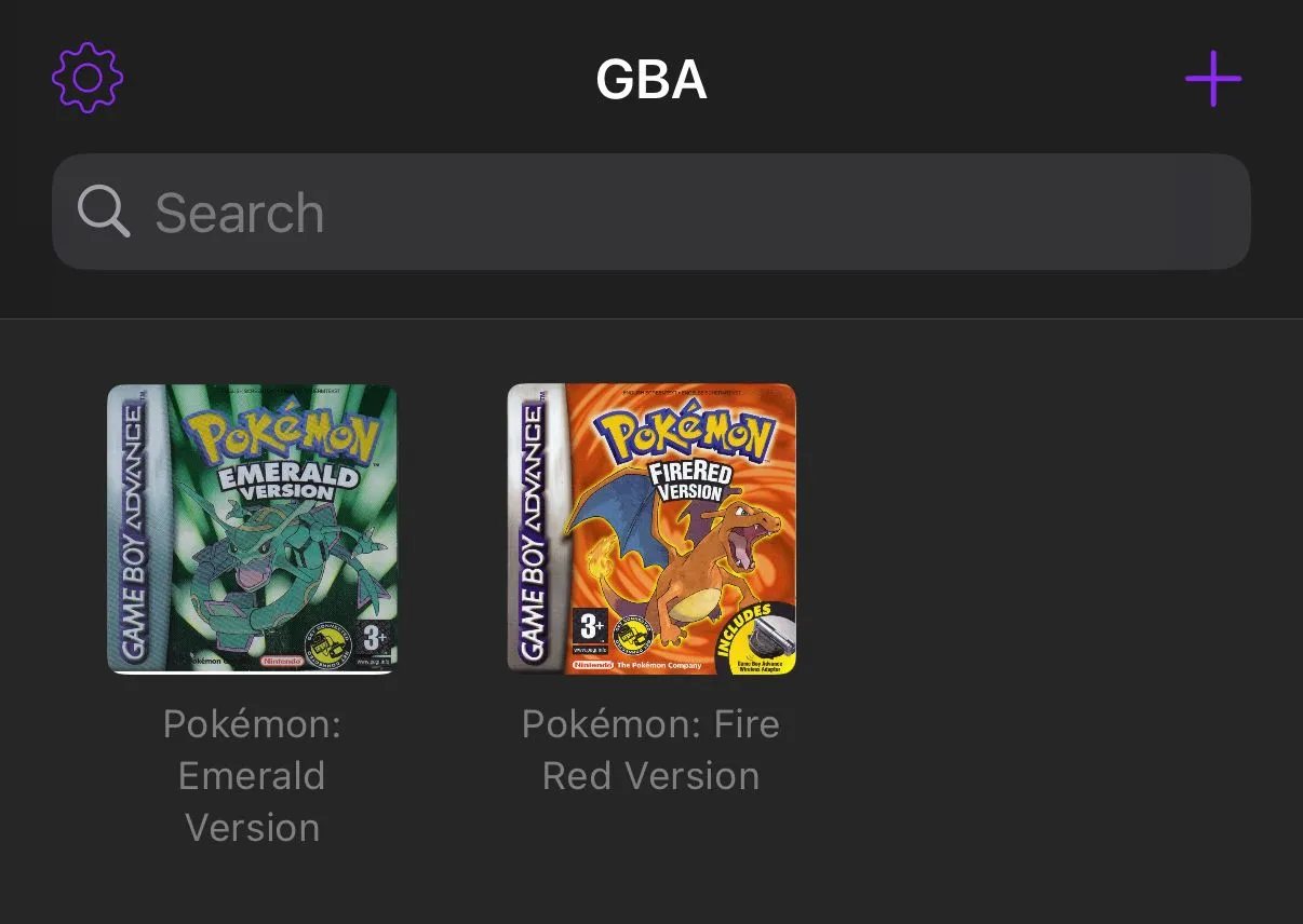 Màn hình ứng dụng giả lập Delta hiển thị thư viện các tệp ROM game Pokémon đã được tải thành công.