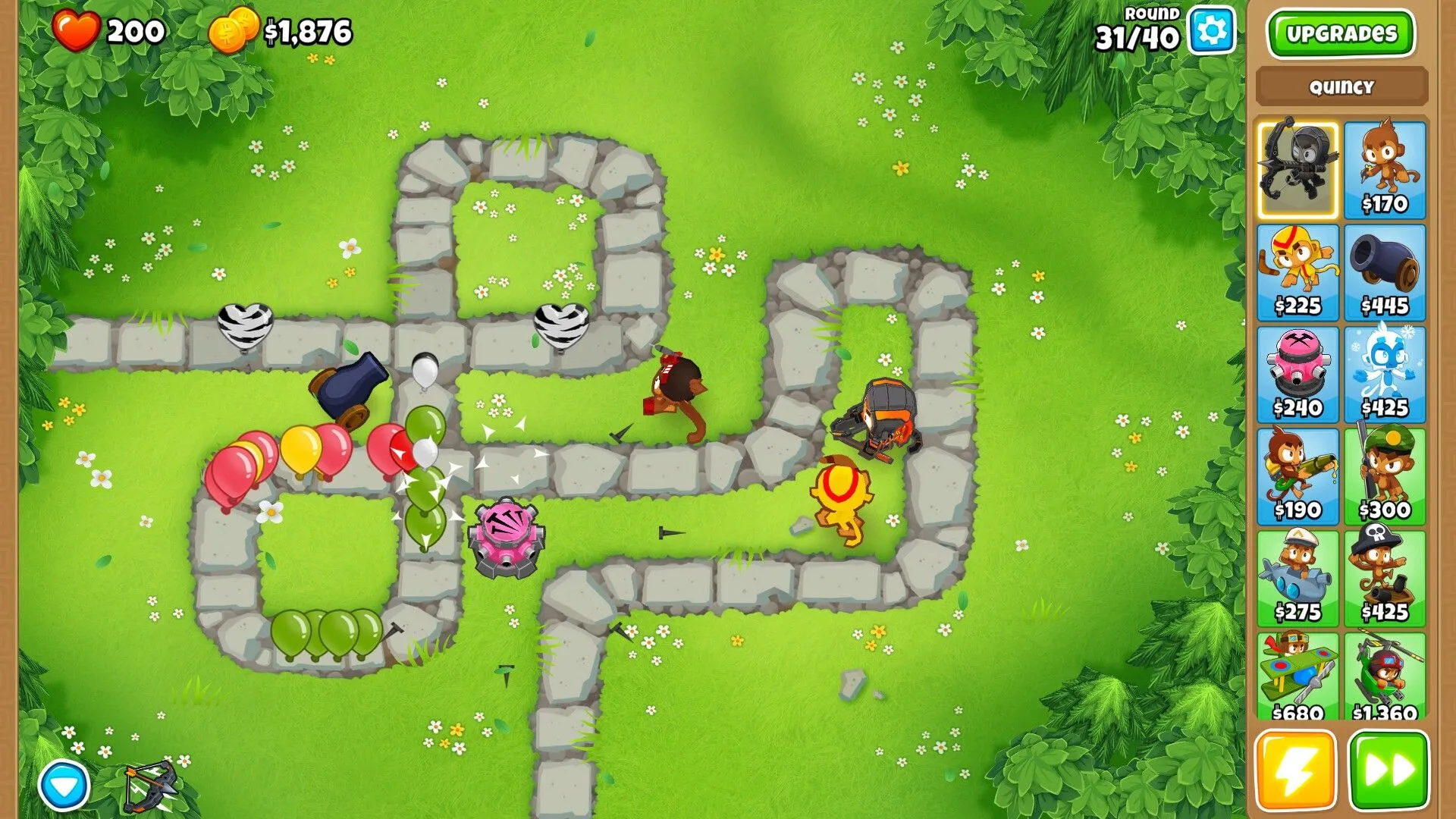 Người chơi phòng thủ với nhiều khỉ trong Bloons TD 6