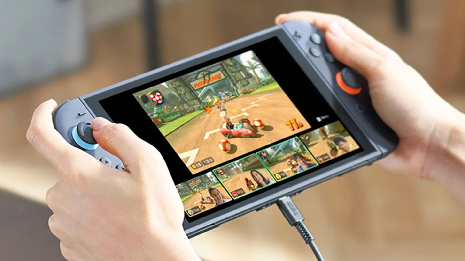 Người dùng trải nghiệm Nintendo Switch 2 ở chế độ cầm tay, thể hiện tính năng di động của thiết bị