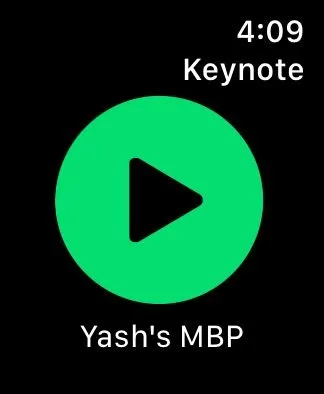 Nút &quot;Phát&quot; (Play) trong ứng dụng Keynote trên Apple Watch, dùng để bắt đầu trình chiếu bài thuyết trình đã mở trên Mac.