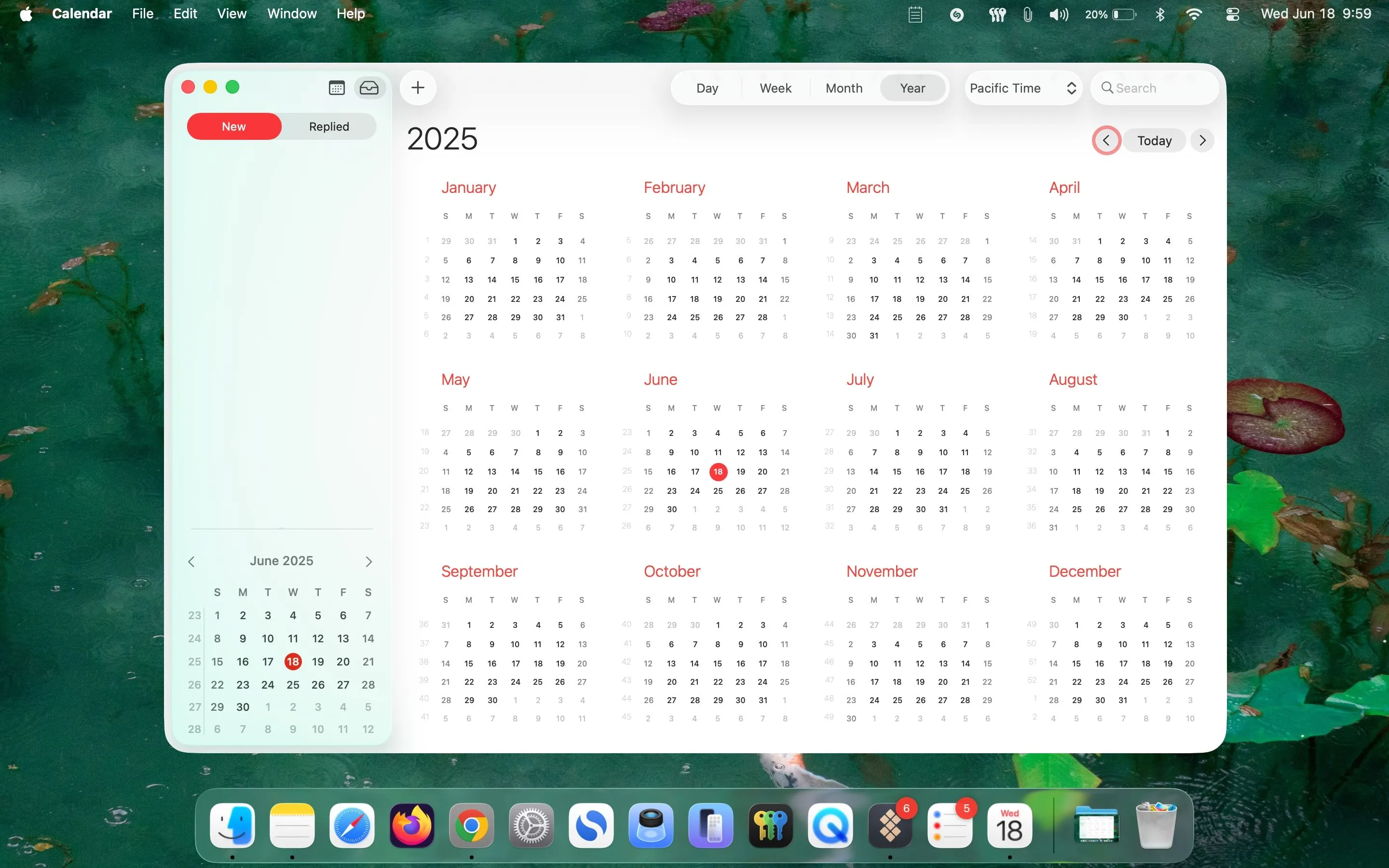 Ứng dụng Lịch của Apple trên macOS Tahoe hiển thị chế độ xem năm, minh họa giao diện và cách người dùng có thể quản lý lịch trình, sự kiện trong môi trường hệ điều hành mới của Mac.