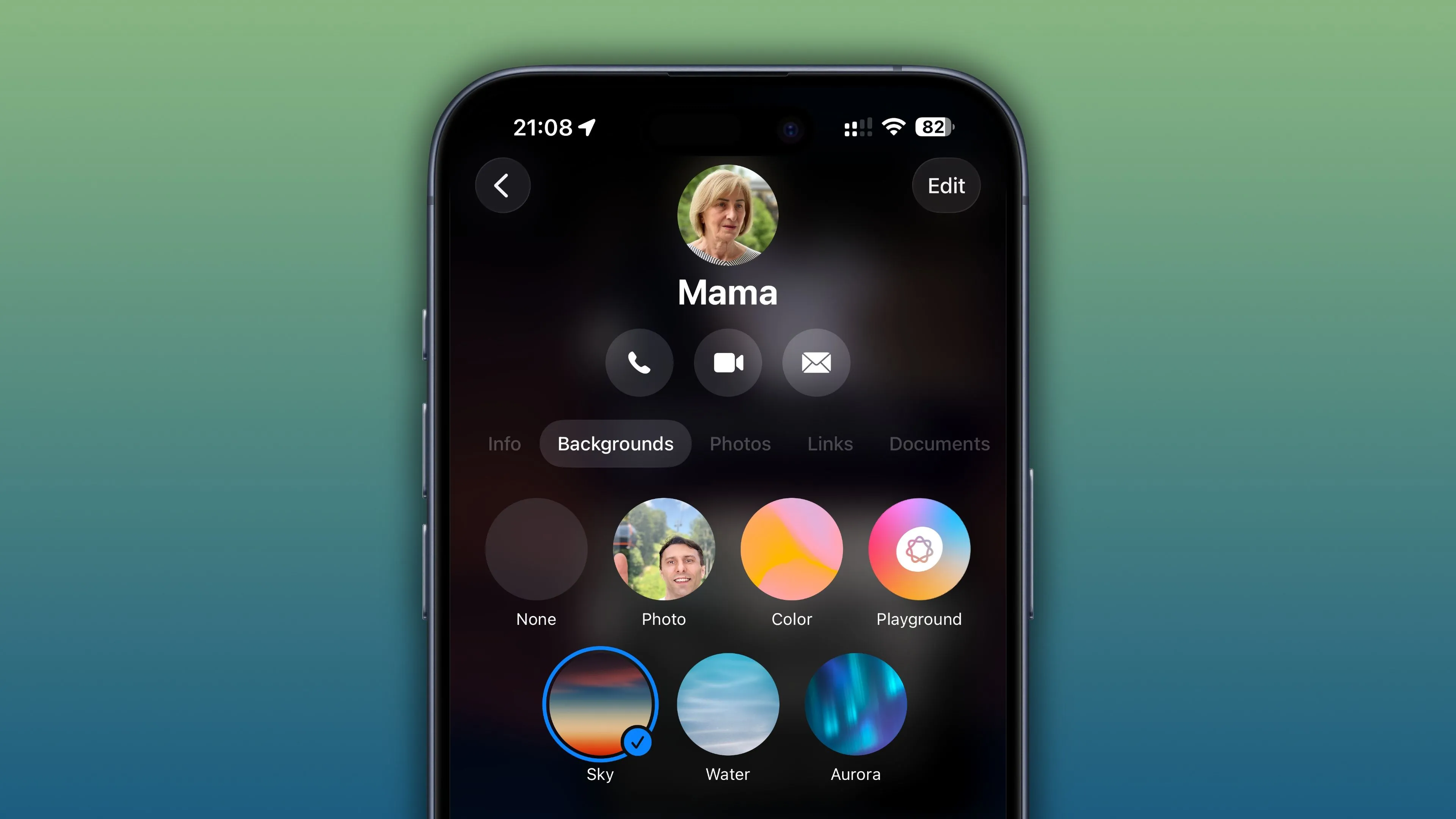 Ứng dụng Tin nhắn (Messages) trên iPhone với các tùy chọn hình nền trò chuyện mới trong iOS 26.