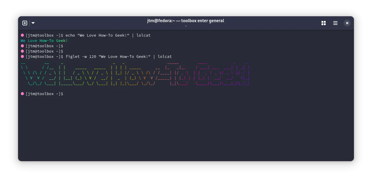 Văn bản 'We Love How-To Geek' hiển thị hiệu ứng cầu vồng bằng lệnh `lolcat` trên terminal