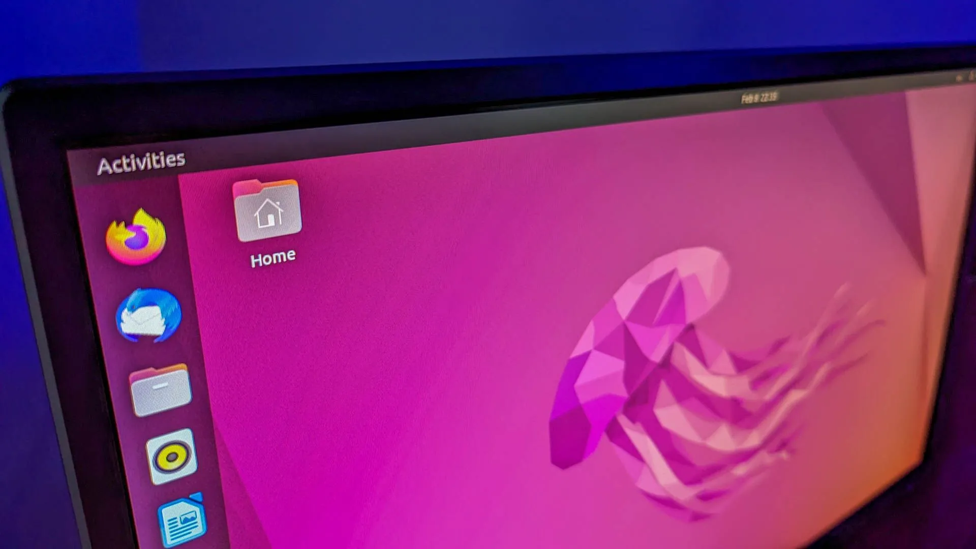Giao diện desktop Ubuntu minh họa môi trường làm việc Linux