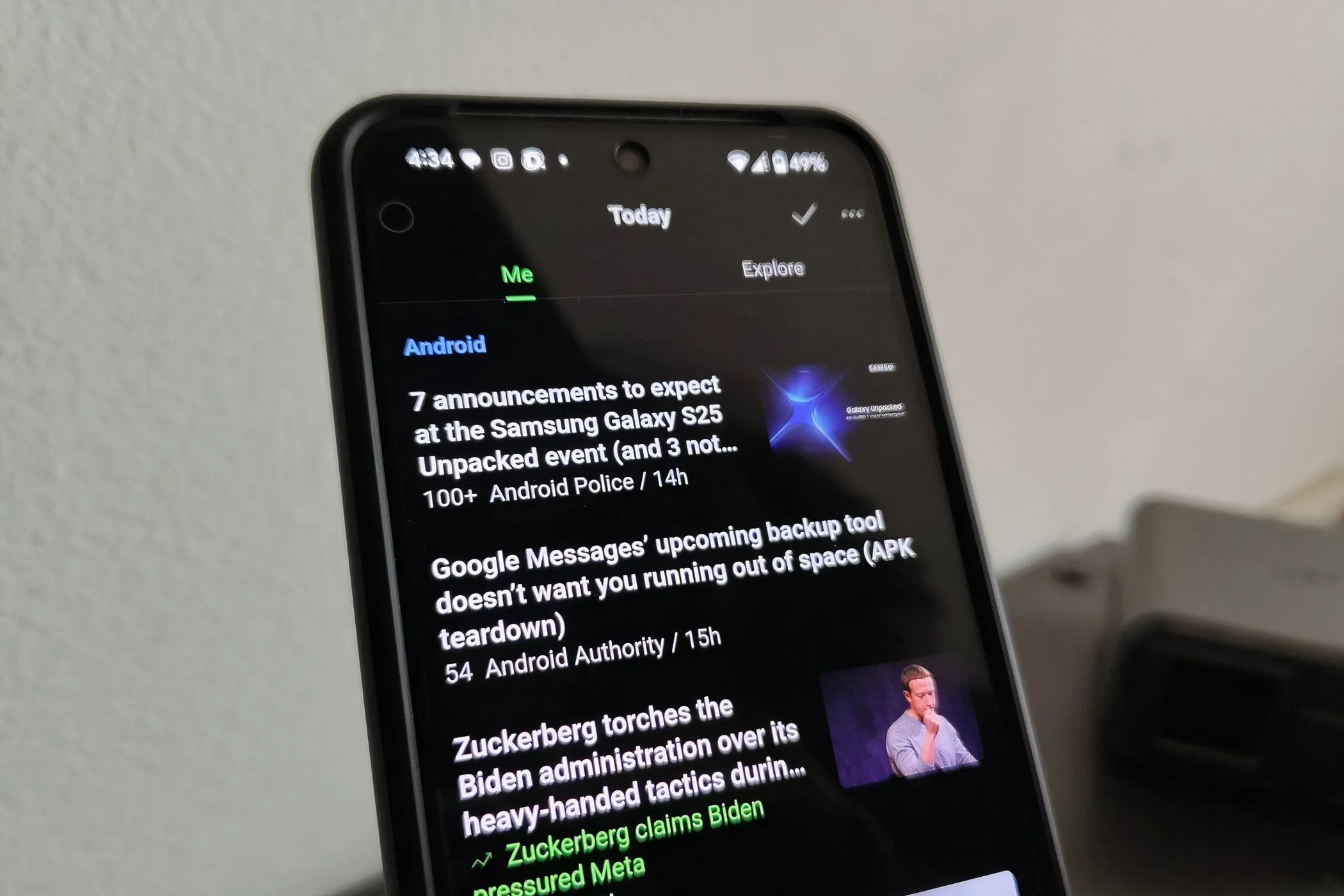 Giao diện ứng dụng Feedly với các dòng tin tức công nghệ được cá nhân hóa, giúp người dùng cập nhật thông tin.